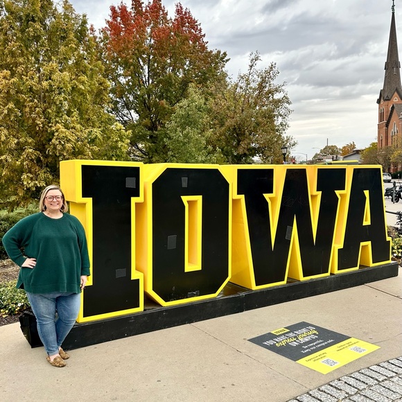 Meet your Posher, Hailey - Picture 5 of 6